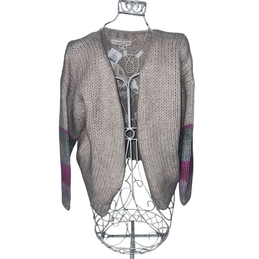 NEW WITH TAGS Beautifu NWT!! Saltwater Luxe ‘Hello Sunshine’ Cardigan (Sz small)
